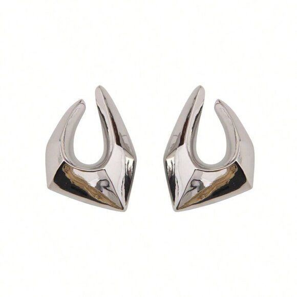 Silver Preppy Women's Metal Minimalist Geometric Pleated Earrings - Picture 3 of 4